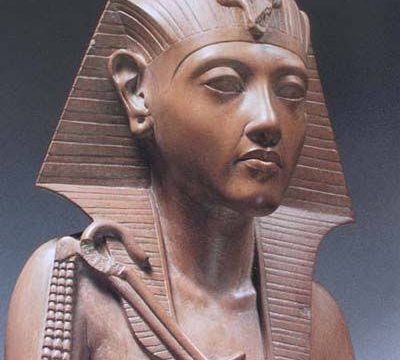 1st first well-known female Pharaoh